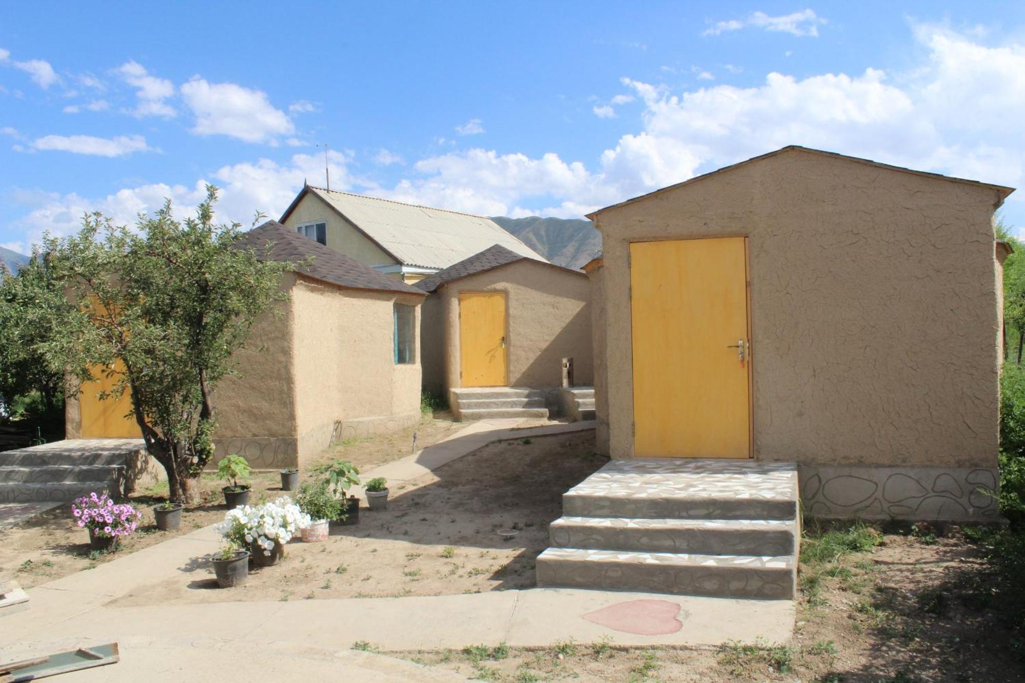 Guest House Emily Bokonbayevo Exterior photo